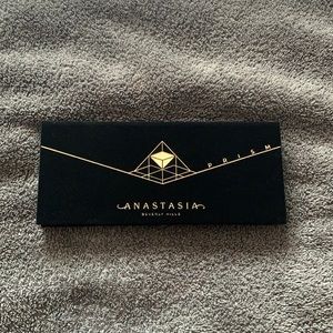 Anastasia Beverly Hills Prism Eyeshadow Palette